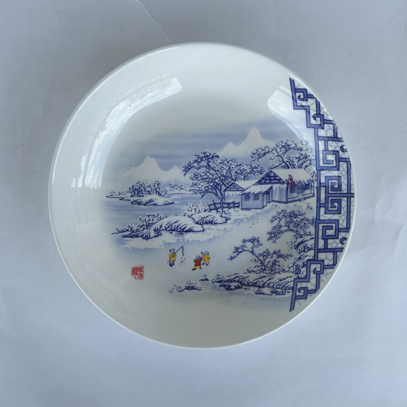 white snow ceramic plate