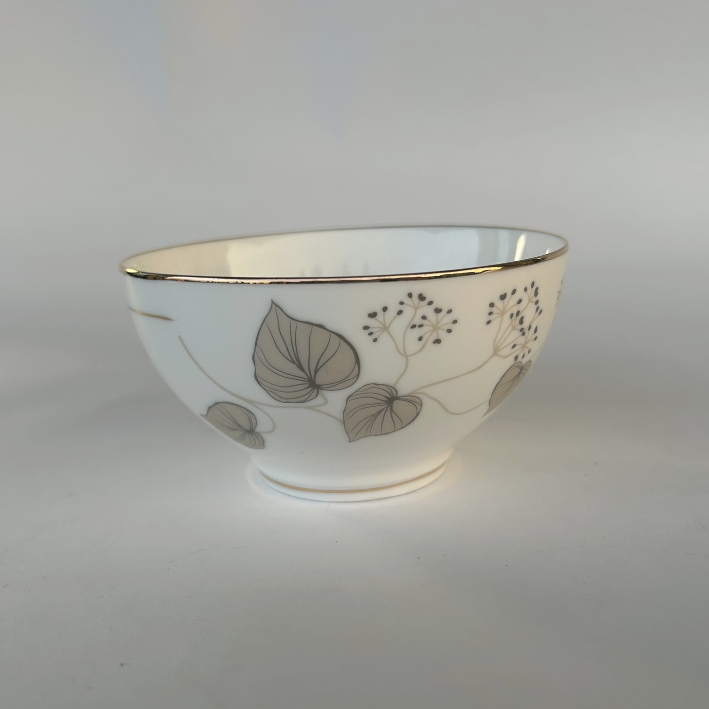 Set of 6 Ceramic Bowls with Leaf Design